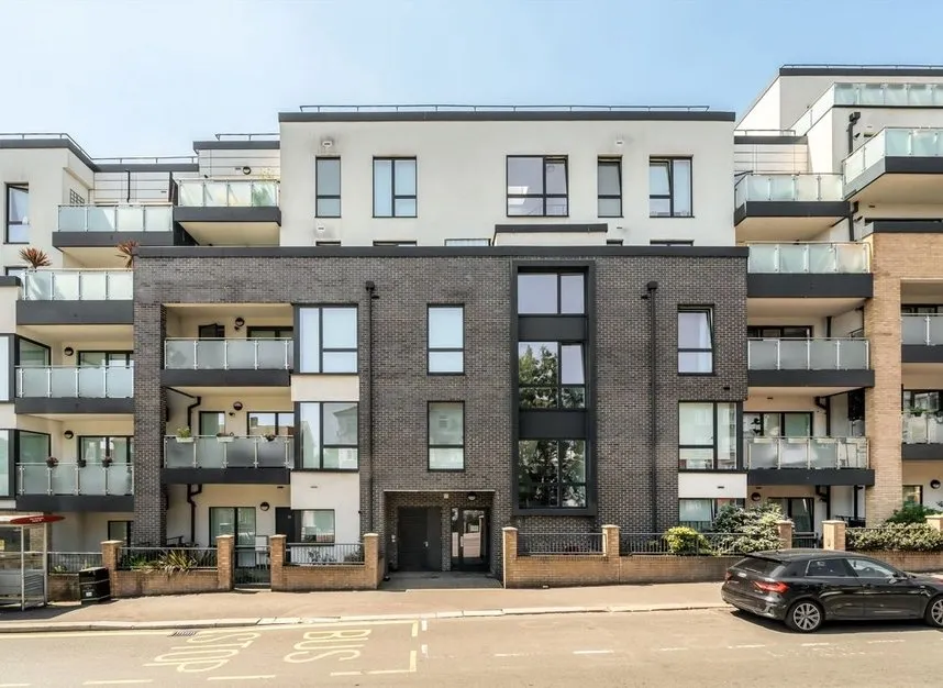 2 bed flat for sale — Station Road, New Southgate, N11