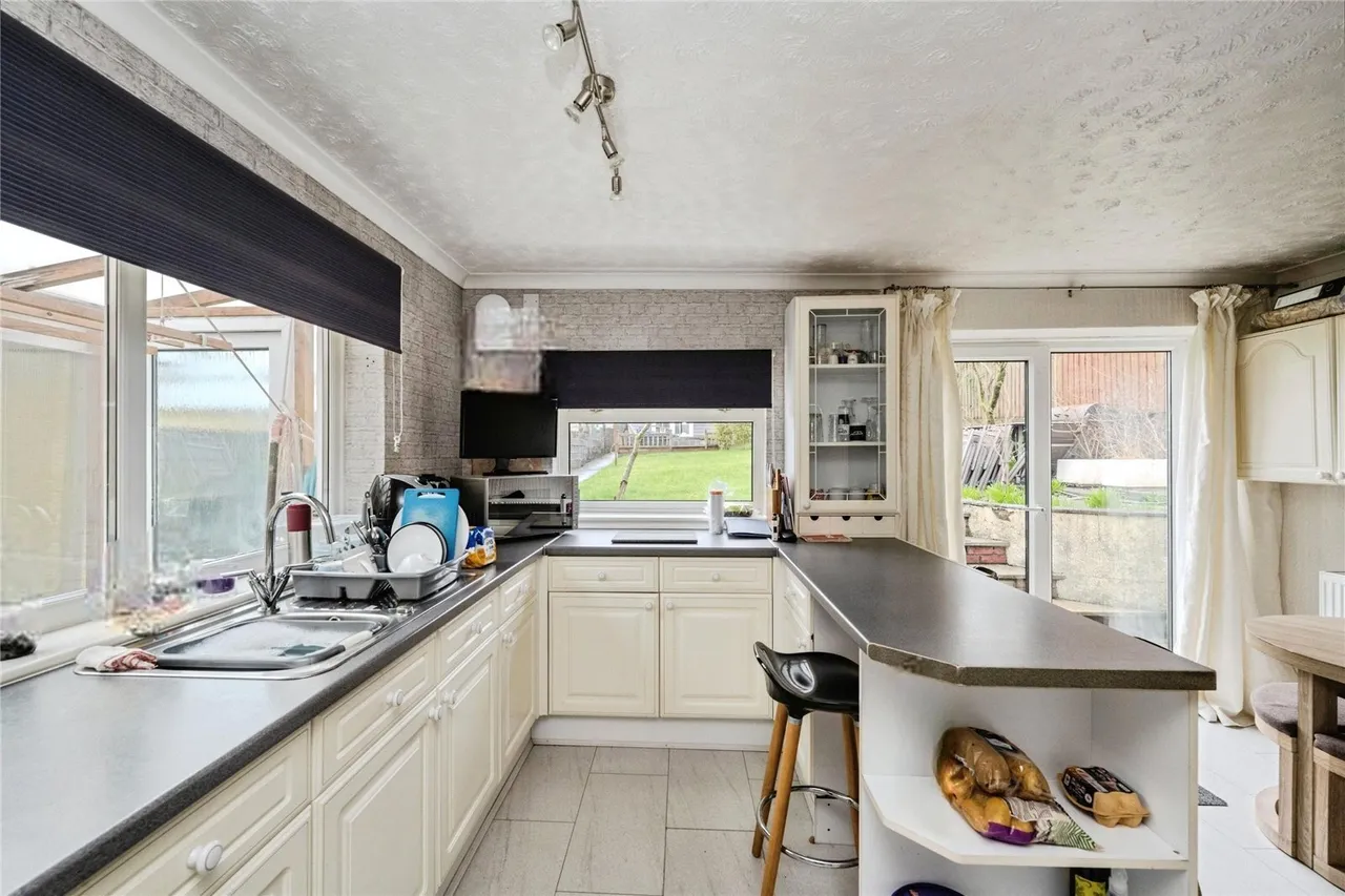 New Road, Ystradowen, SA9, photo 7