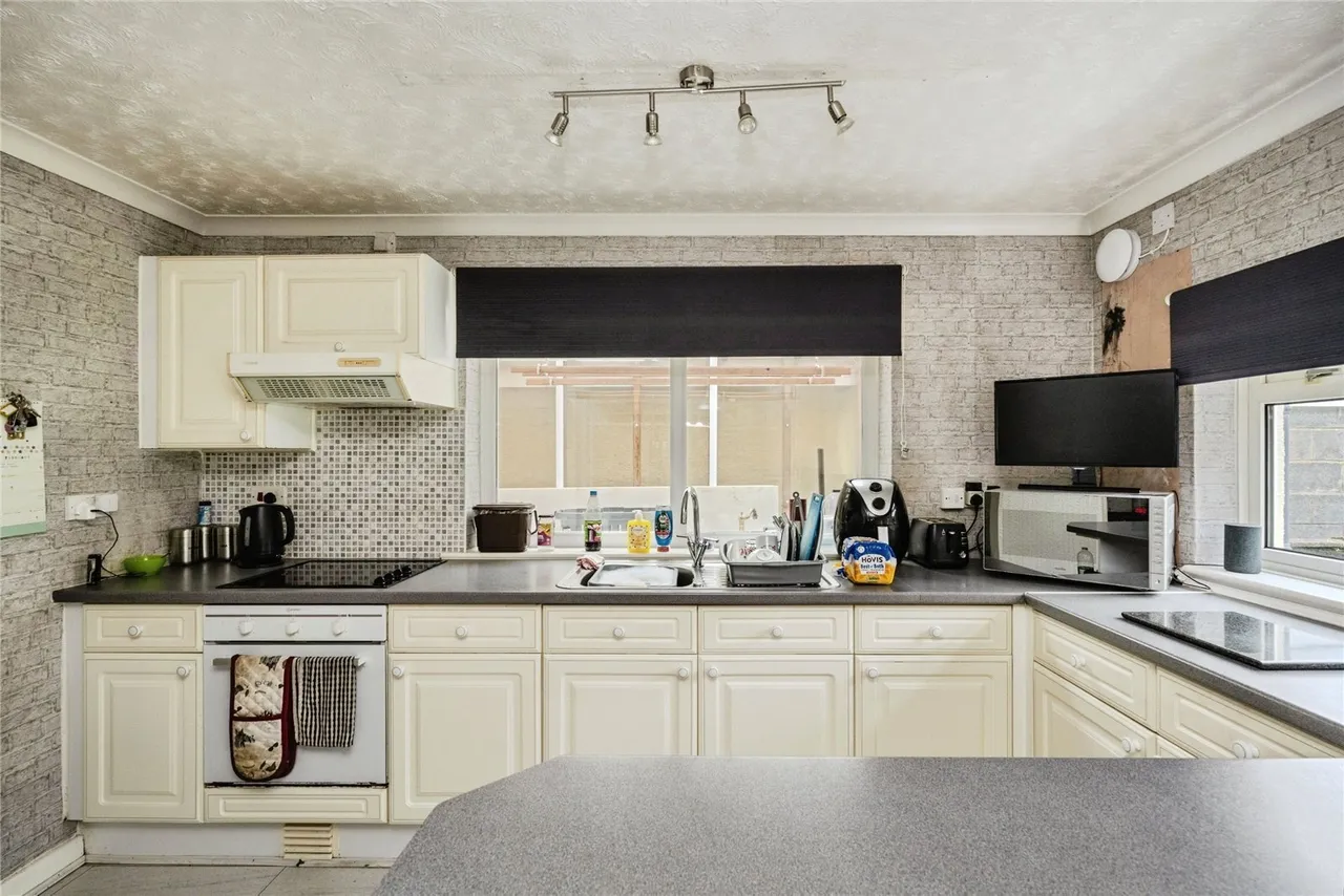 New Road, Ystradowen, SA9, photo 8