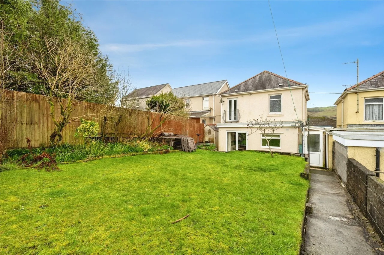 New Road, Ystradowen, SA9, photo 16
