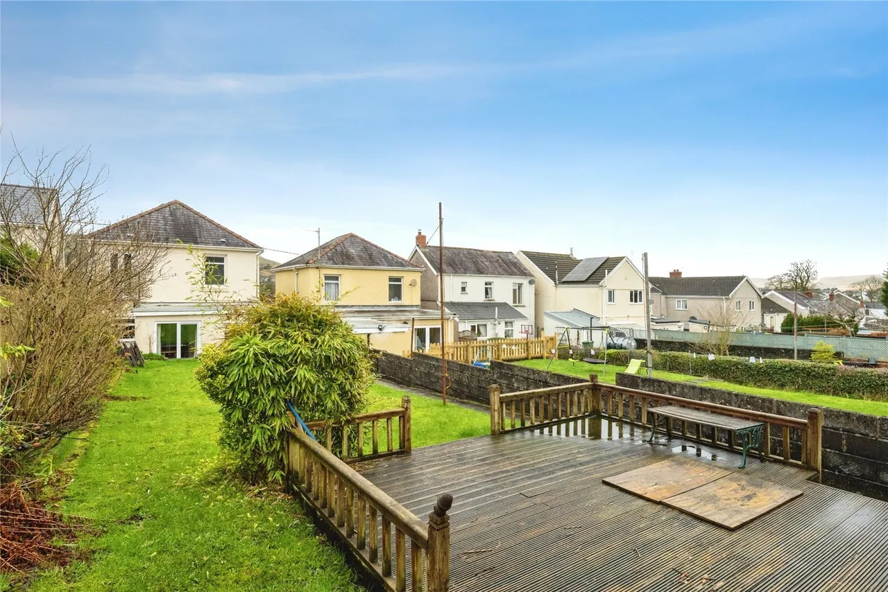 New Road, Ystradowen, SA9, photo 17