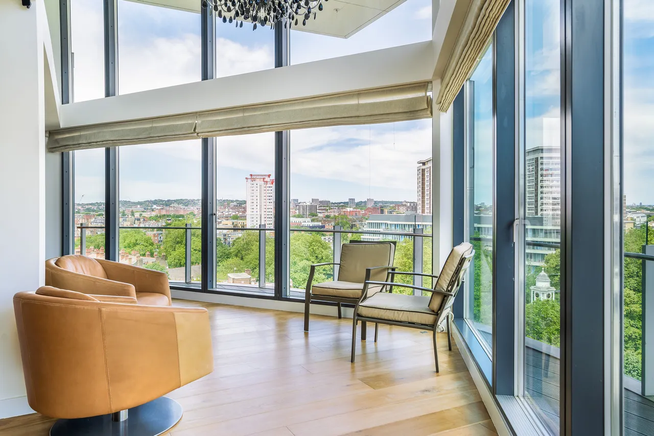 6 bed flat for sale — Hermitage Street, London, W2
