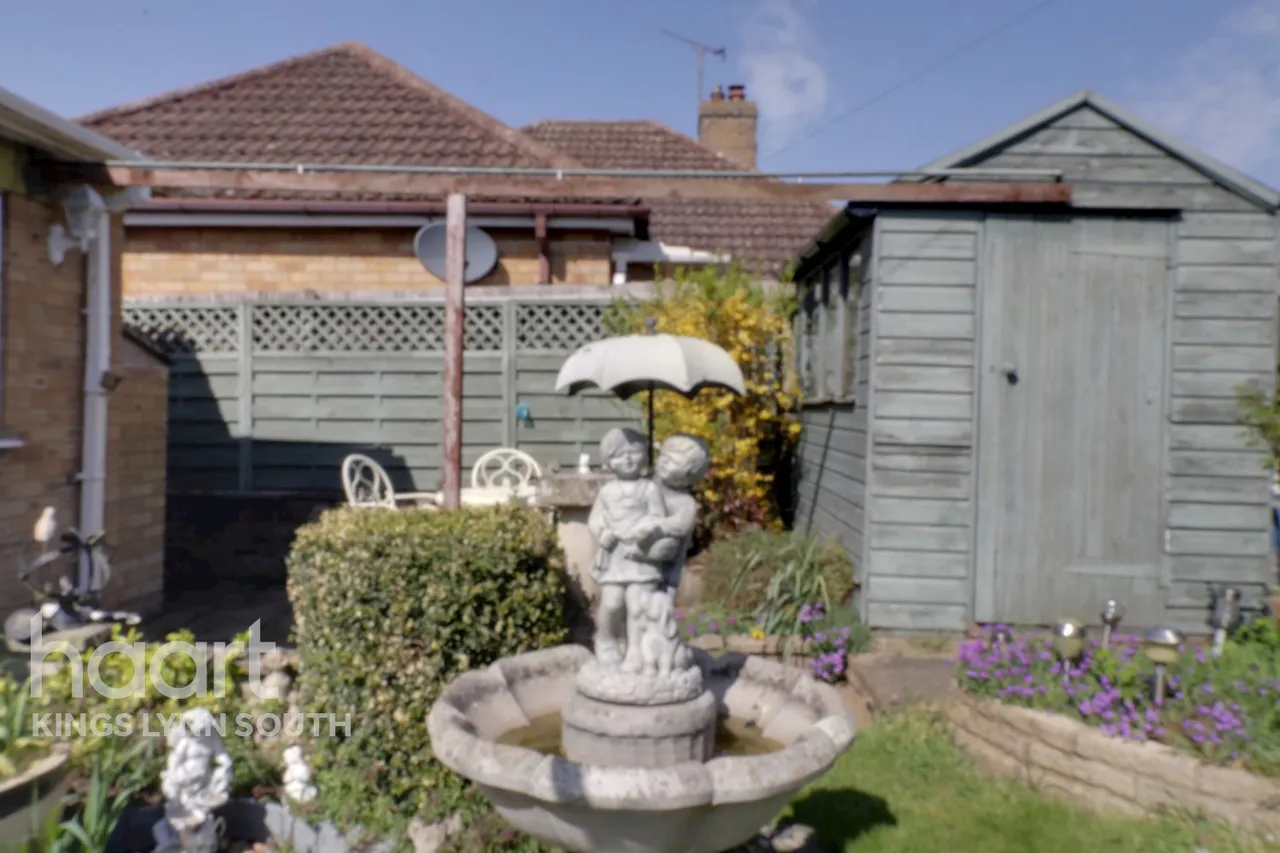 Common Close, West Winch, PE33, photo 11