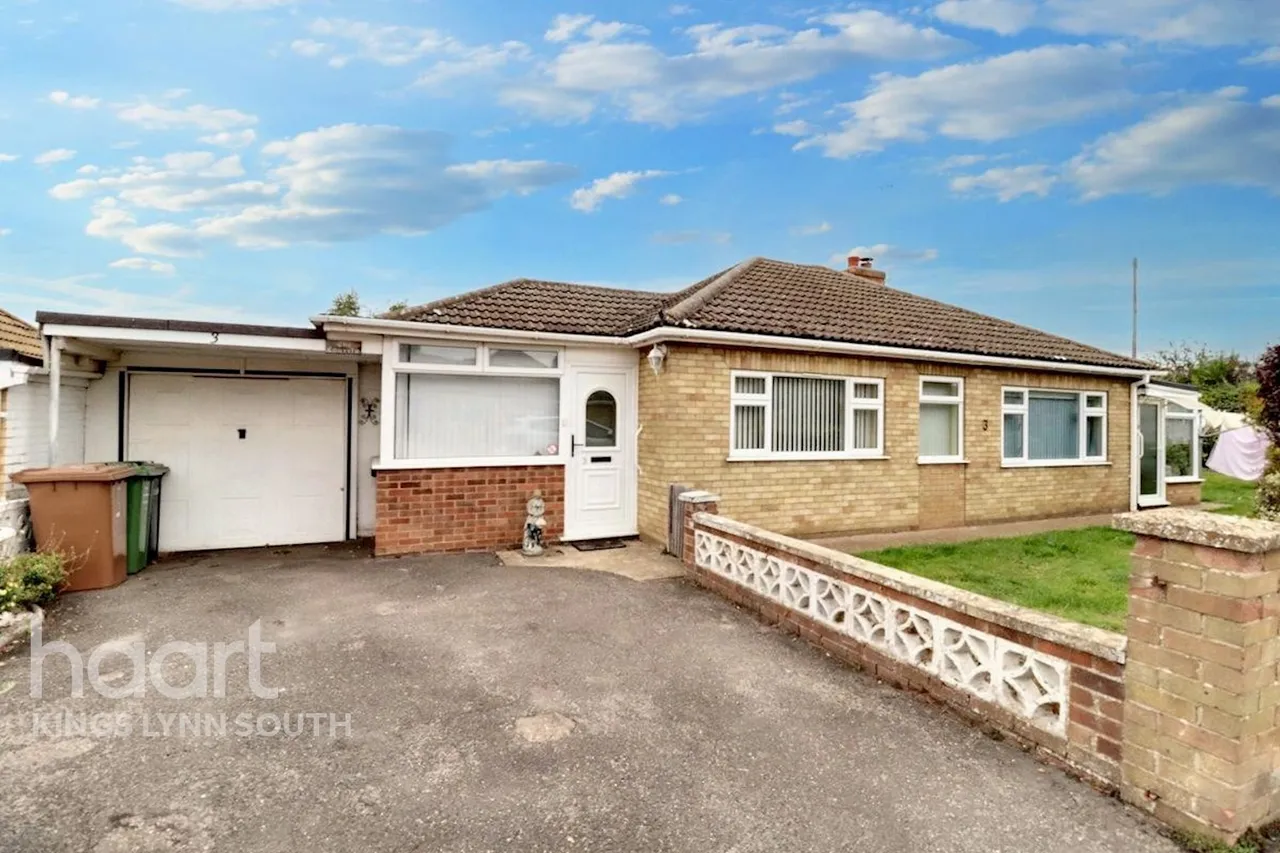 2 bed house for sale, Common Close, West Winch, PE33