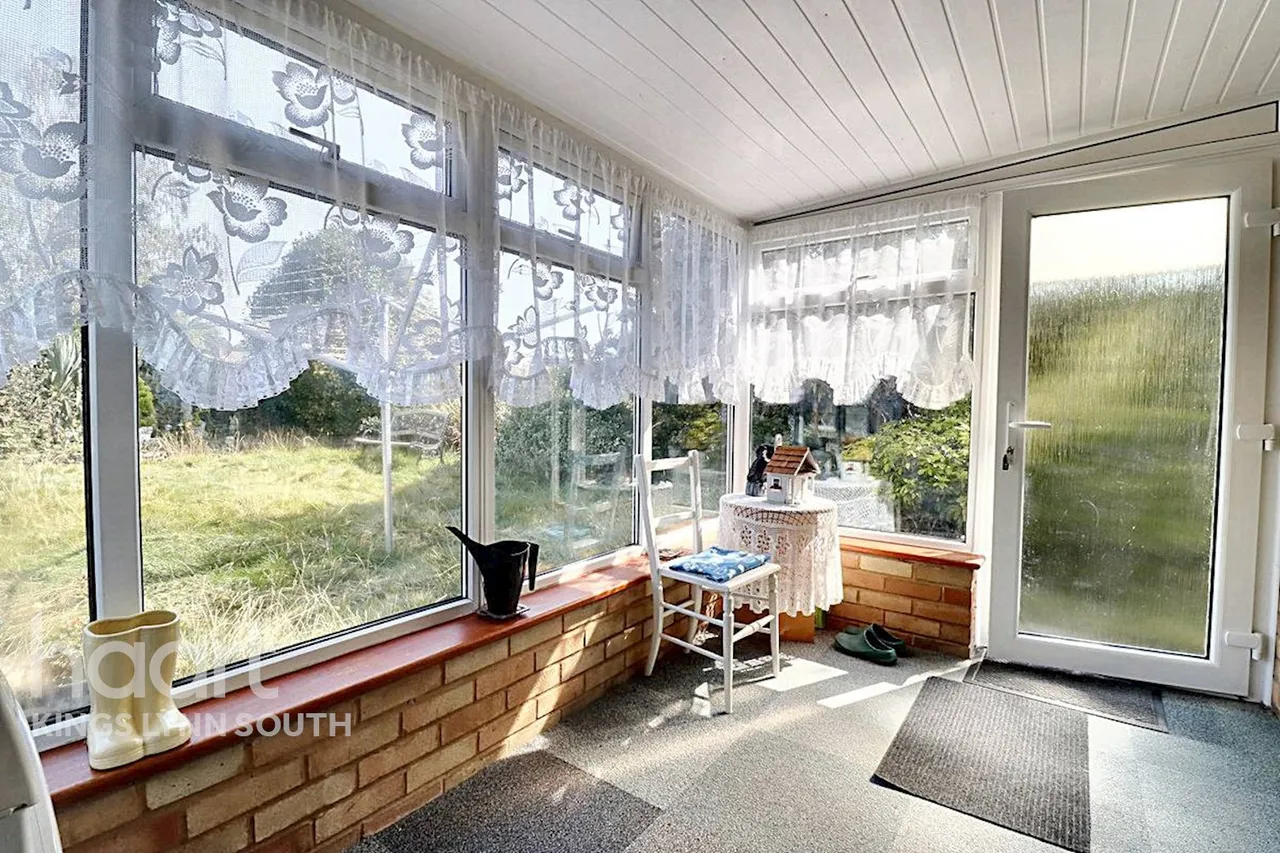 Common Close, West Winch, PE33, photo 15