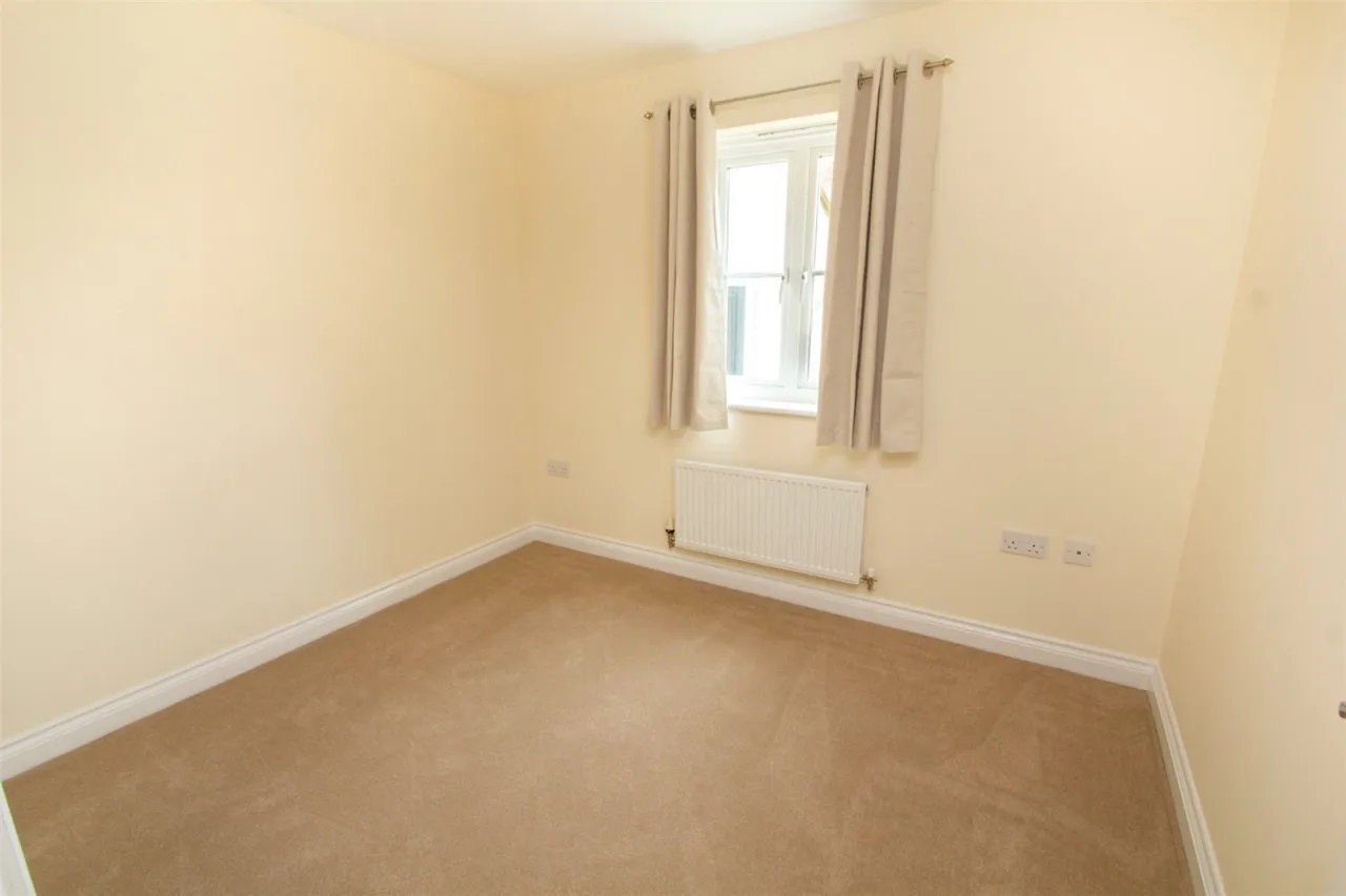 Boundary Lane, Carterton, OX18, photo 5