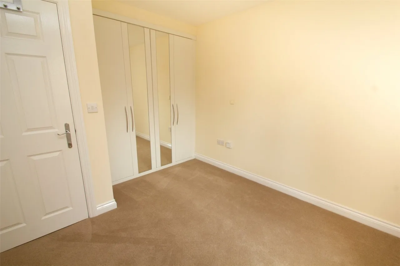 Boundary Lane, Carterton, OX18, photo 9