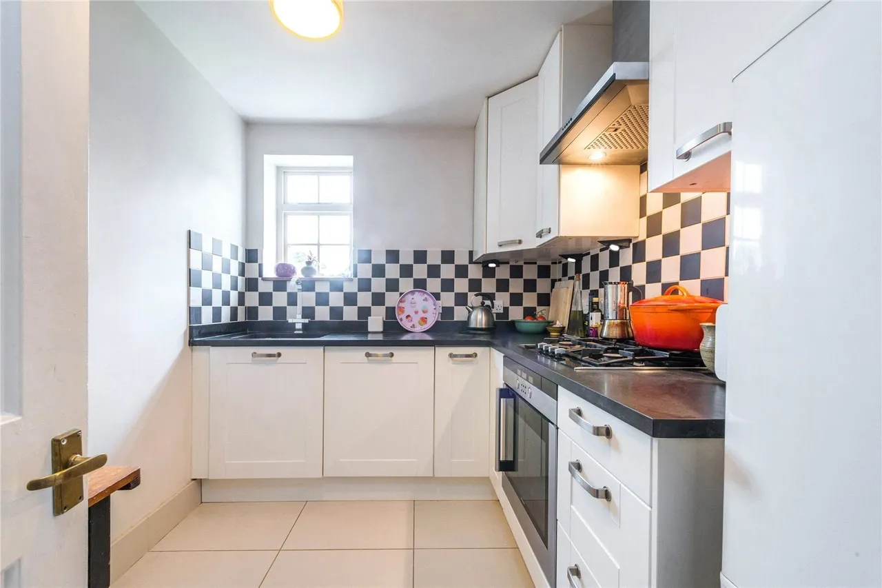 Stapleton Hall Road, Finsbury Park, N4, photo 2
