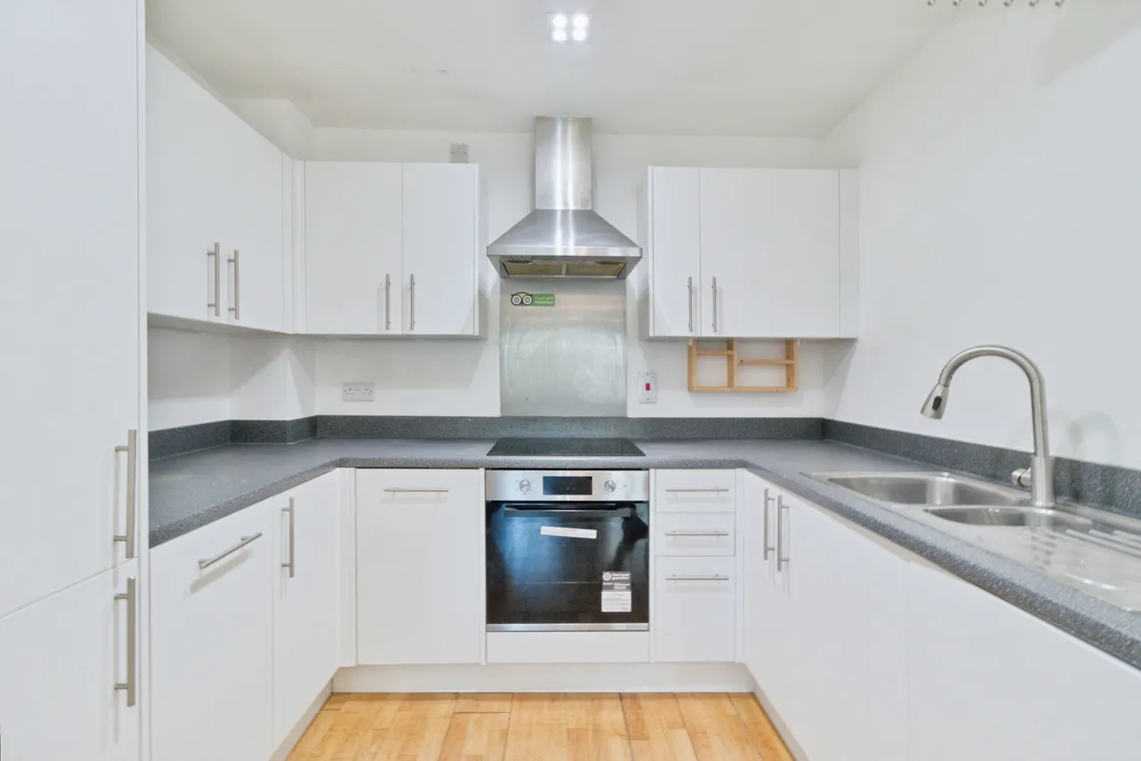 Well Hall Road, SE9, photo 3