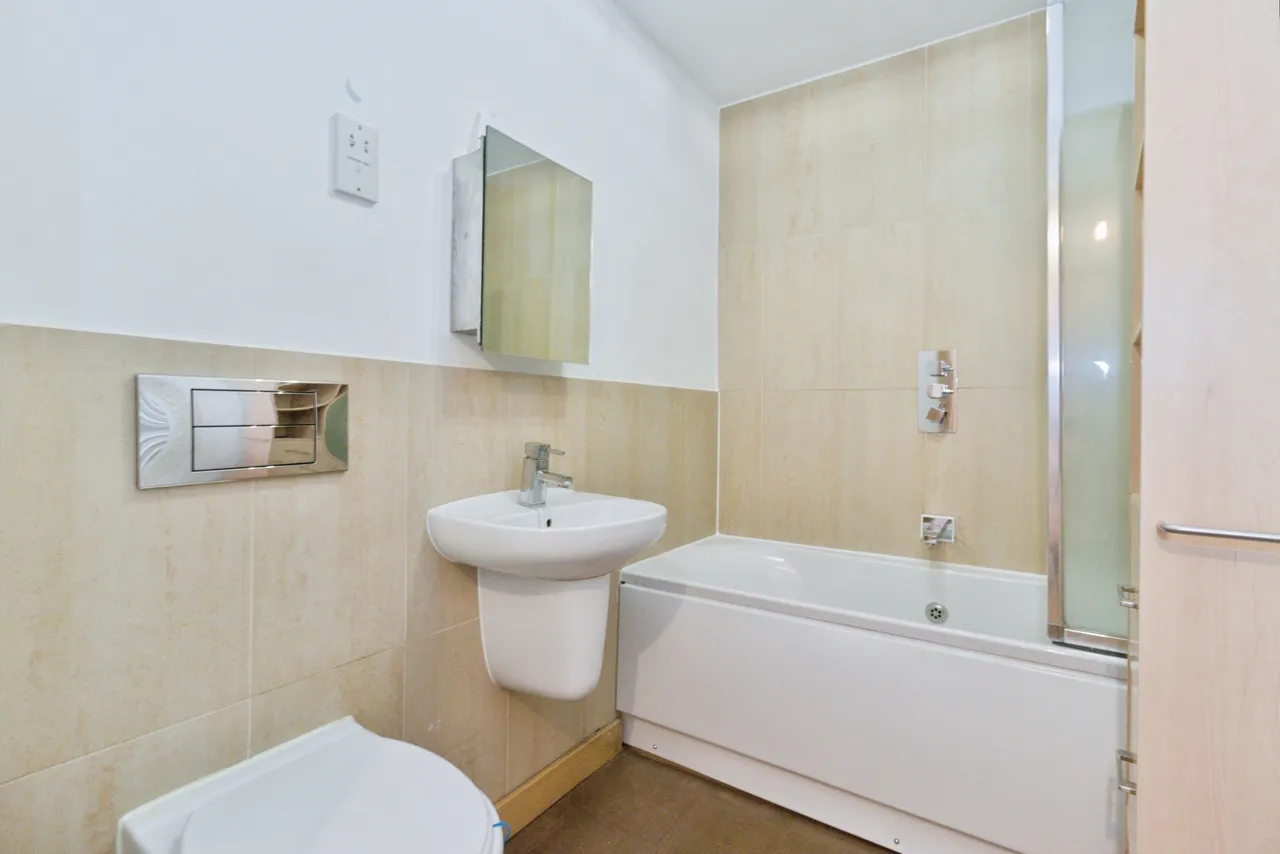 Well Hall Road, SE9, photo 15