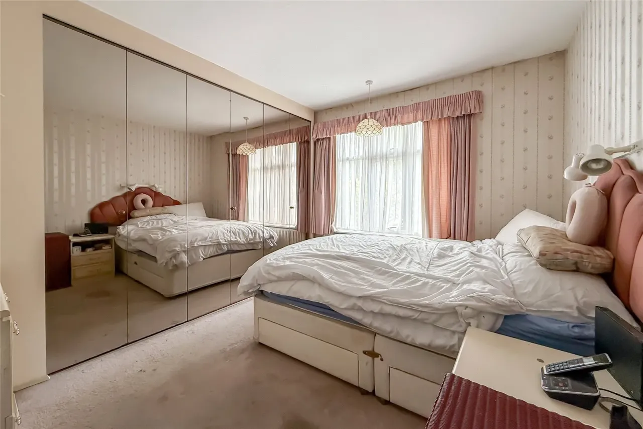 Hollybush Avenue, St. Albans, Hertfordshire, AL2 3AE, photo 6