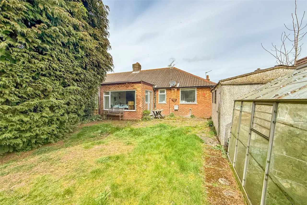 Hollybush Avenue, St. Albans, Hertfordshire, AL2 3AE, photo 9
