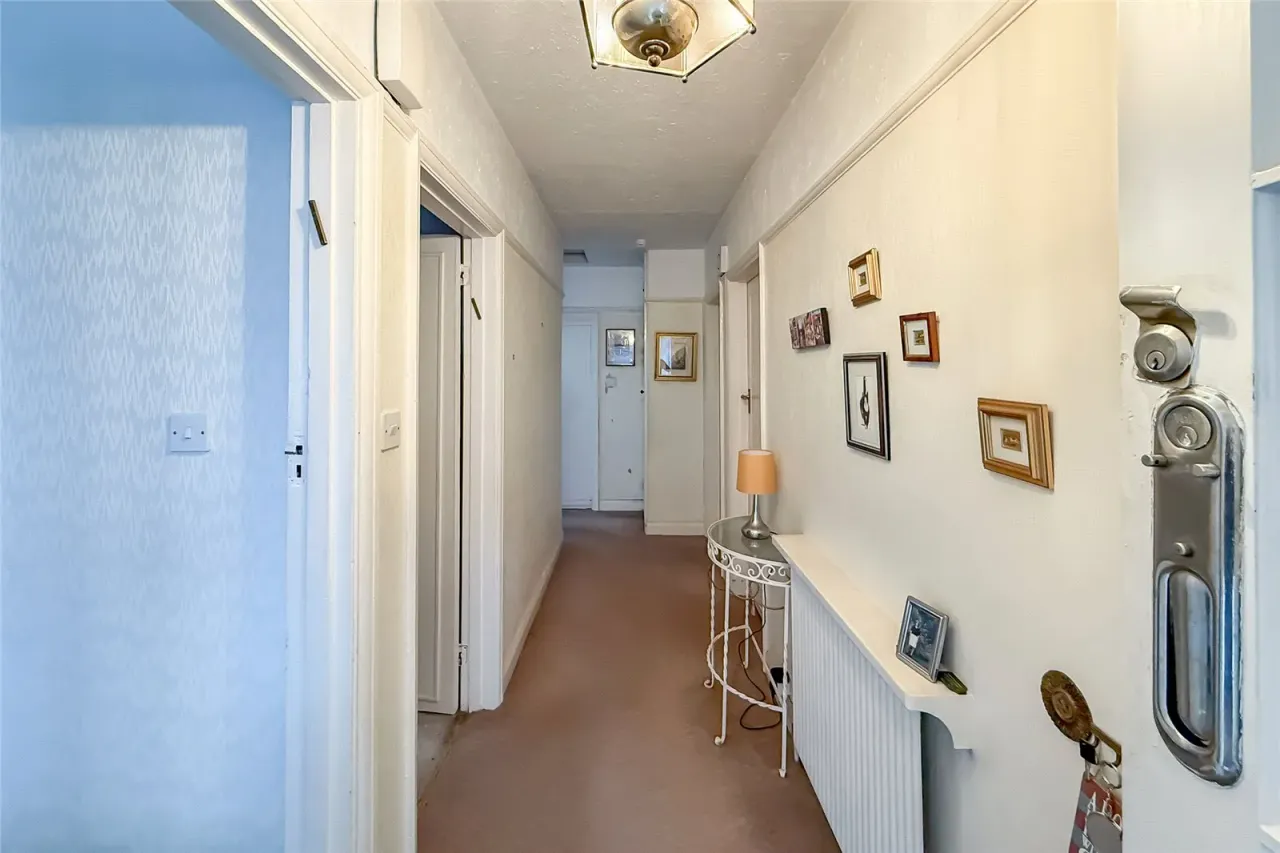 Hollybush Avenue, St. Albans, Hertfordshire, AL2 3AE, photo 12