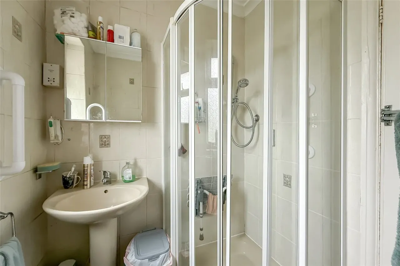 Hollybush Avenue, St. Albans, Hertfordshire, AL2 3AE, photo 7
