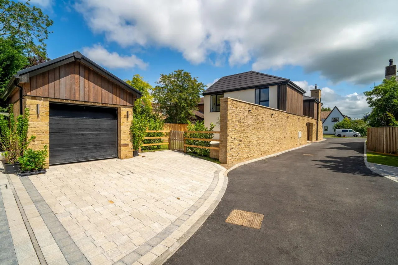 Fieldstone Gardens, Stalmine, FY6, photo 4