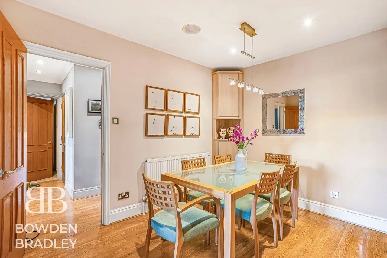 Manor Road, IG7, photo 10