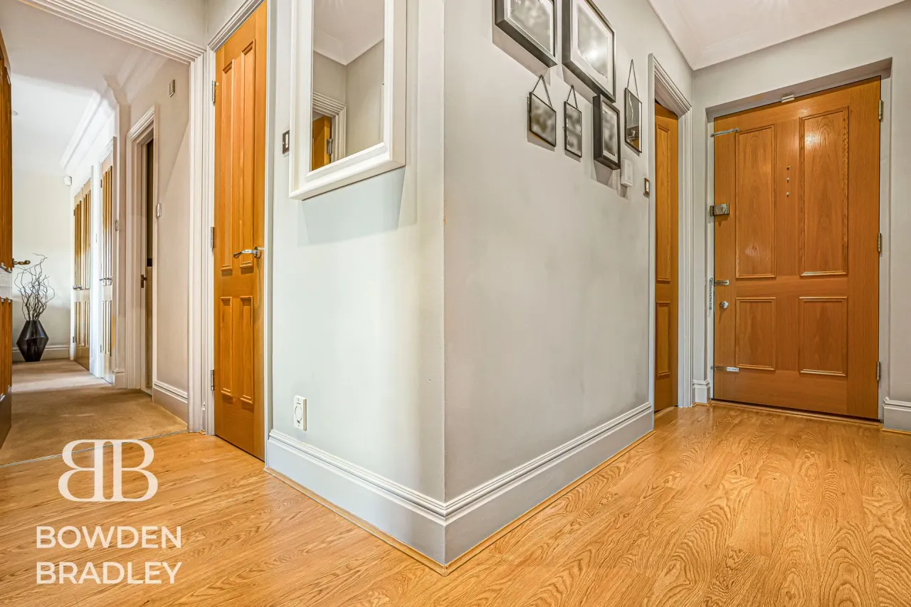 Manor Road, IG7, photo 18