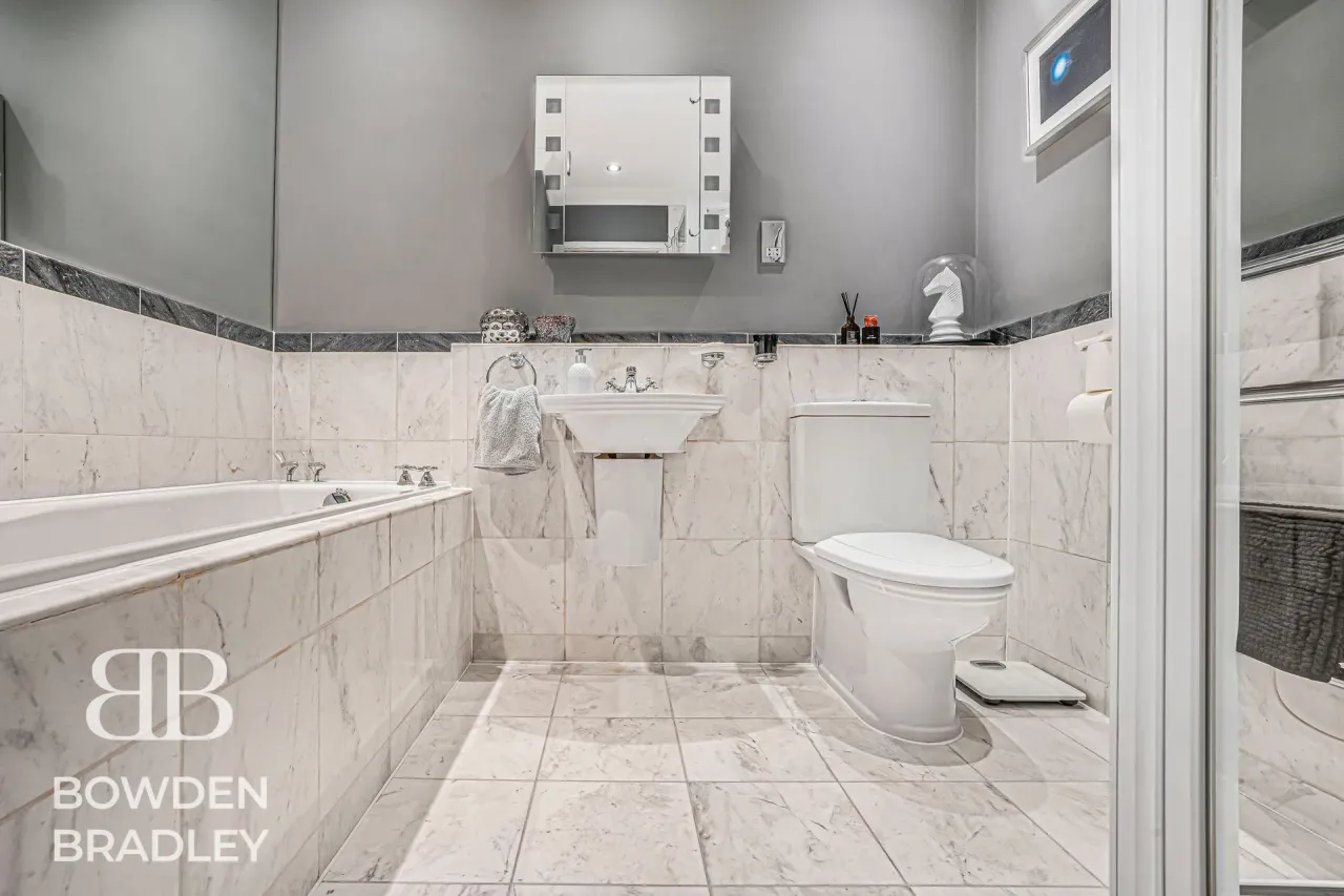 Manor Road, IG7, photo 15
