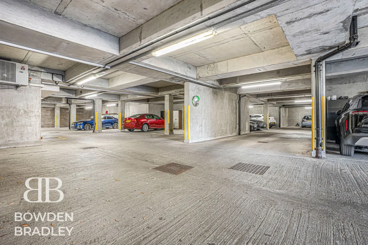 Manor Road, IG7, photo 62
