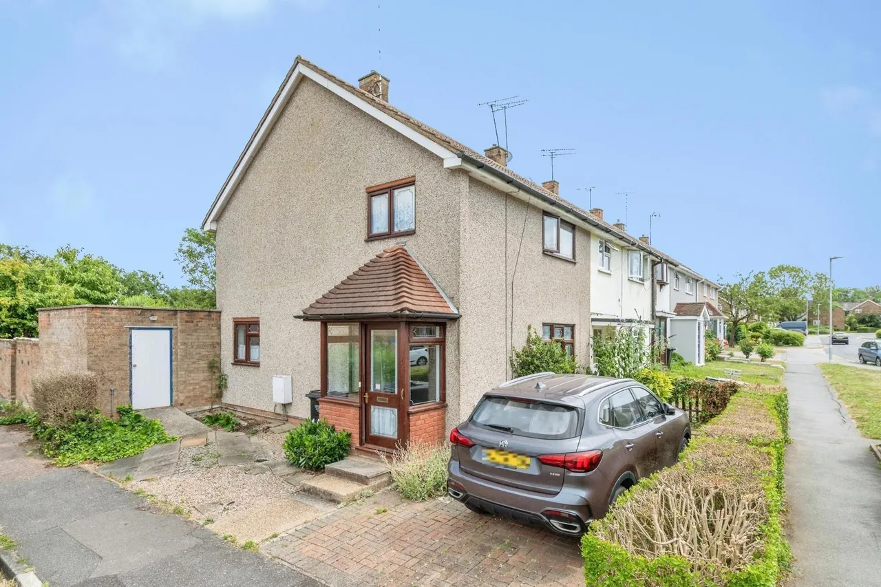 3 bed house for sale — Great Gregorie, Basildon, Essex, SS16