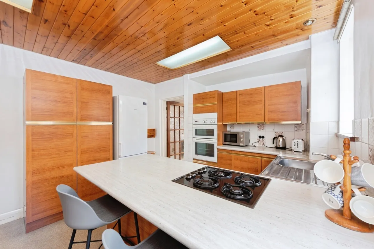 The Manor Drive, Worcester Park, KT4, photo 4