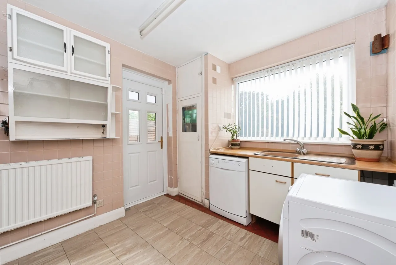 The Manor Drive, Worcester Park, KT4, photo 18