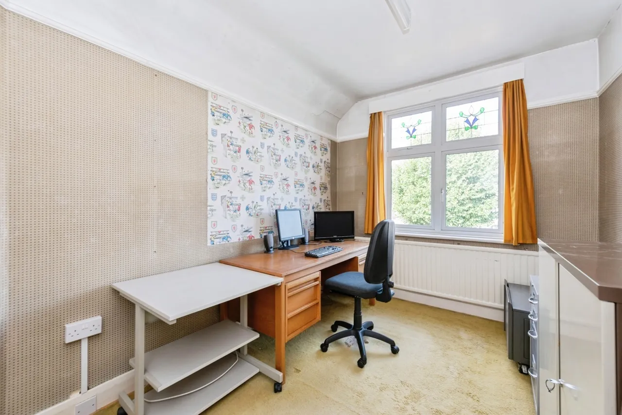 The Manor Drive, Worcester Park, KT4, photo 15