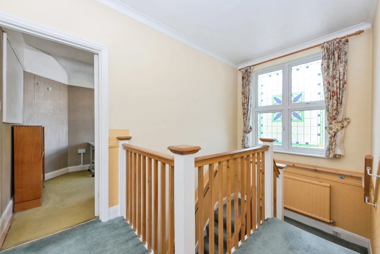 The Manor Drive, Worcester Park, KT4, photo 12