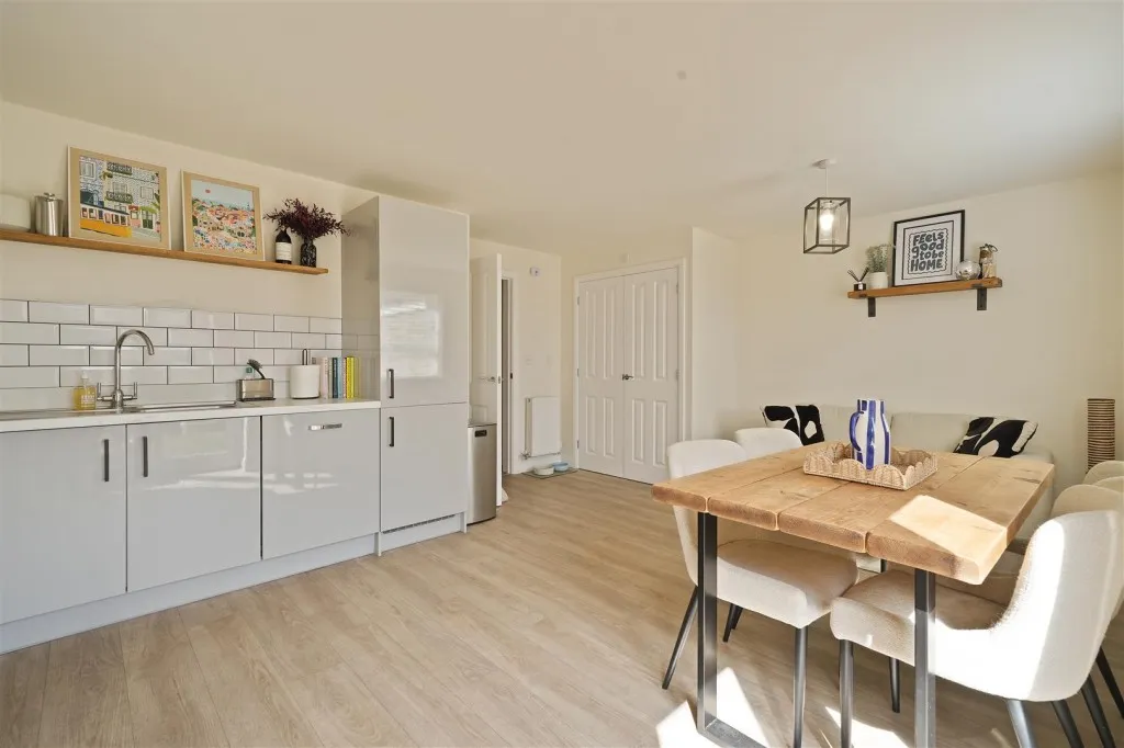 Thurlstone Moor Avenue, Penistone, photo 12
