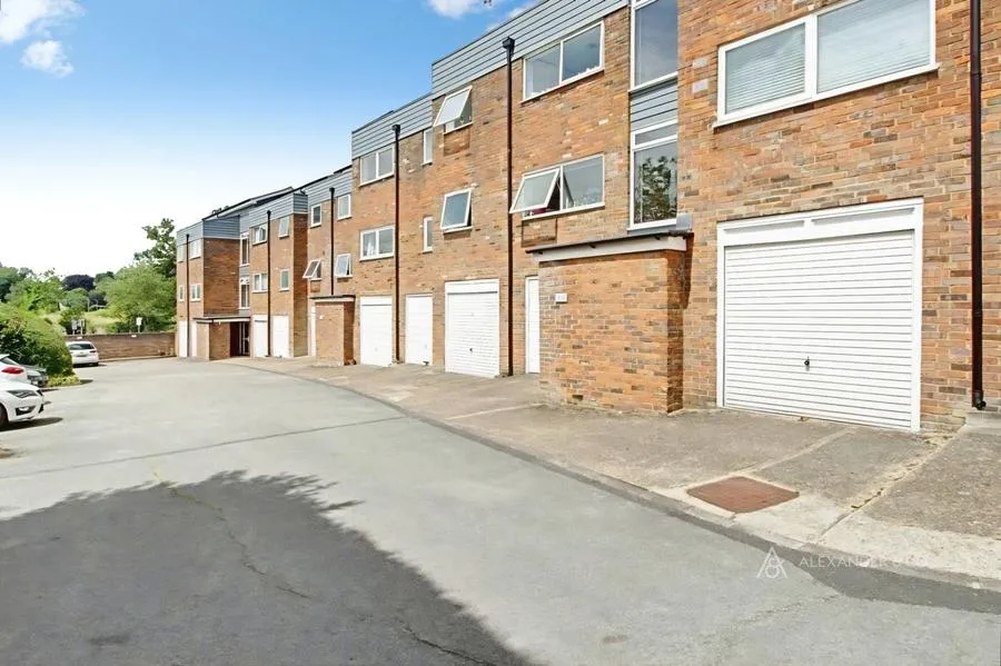 White Hill Court, Berkhamsted, HP4, photo 8