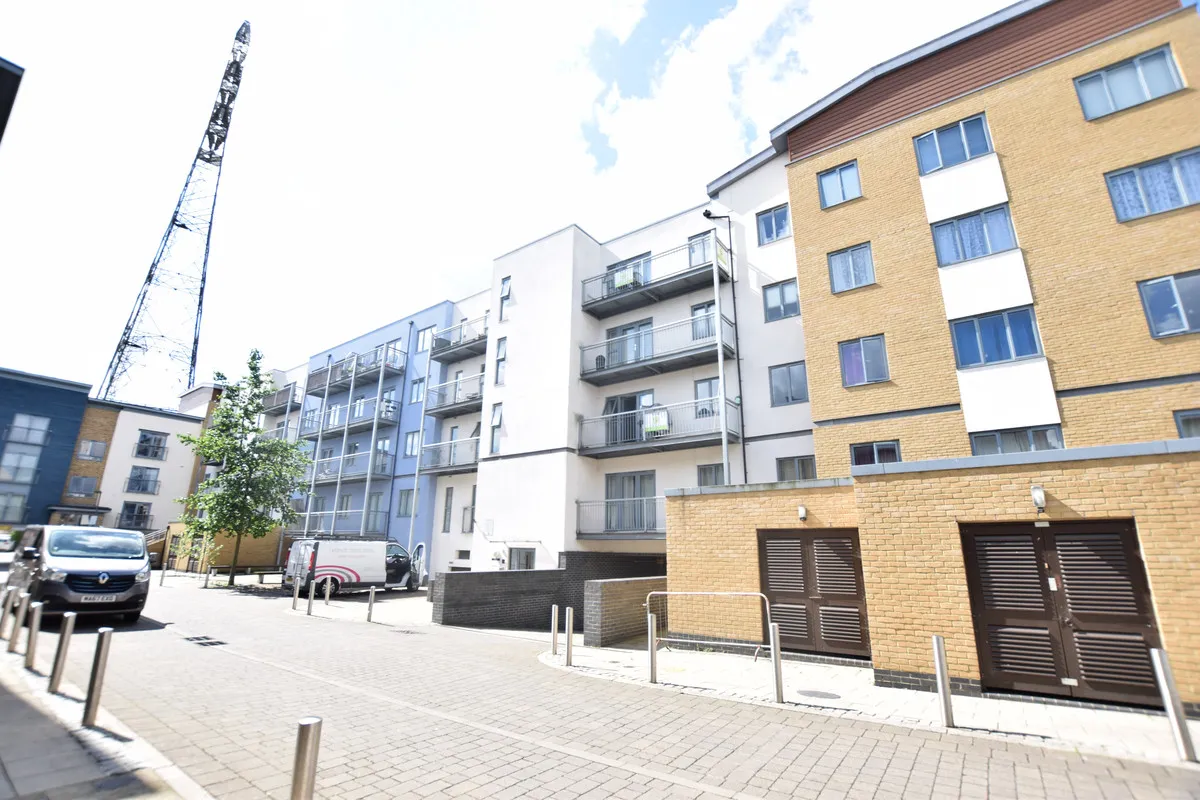 Quayside Drive, Colchester, Essex, CO2 8GN, photo 2