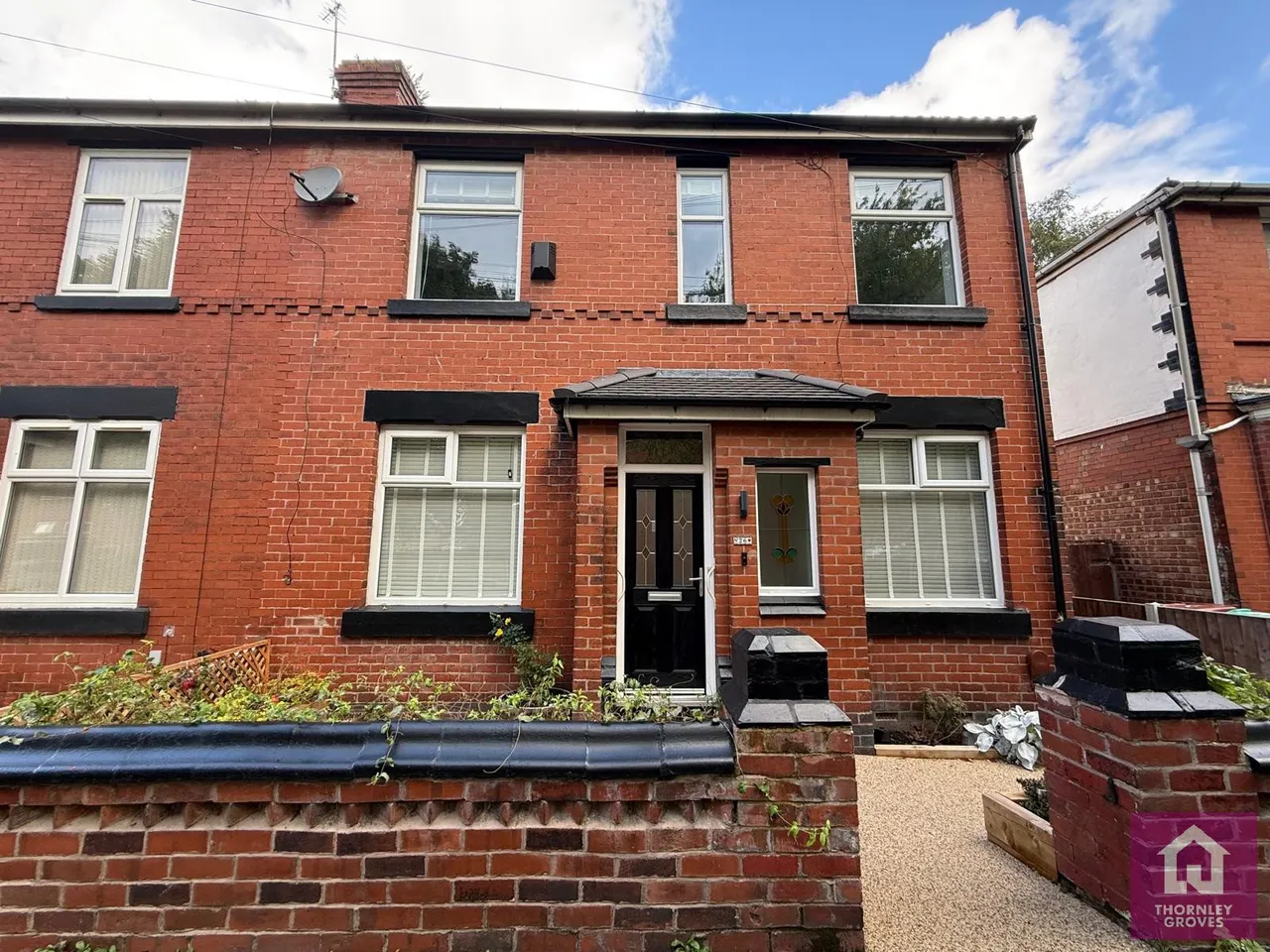 2 bed house to rent, Rusholme Grove, Manchester, M14