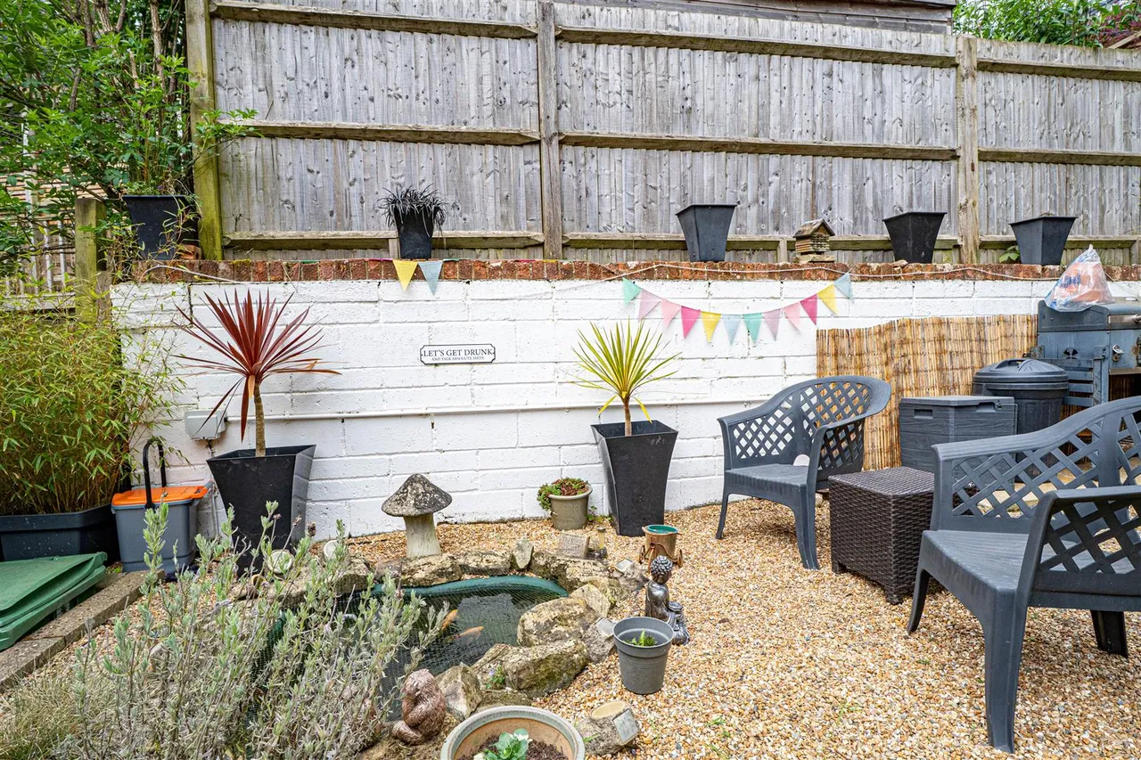 Chalvington Drive, St. Leonards-On-Sea, photo 27