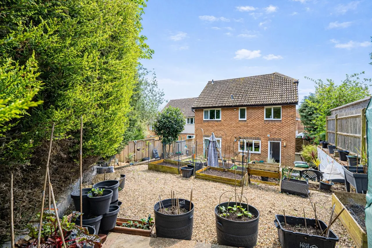 Chalvington Drive, St. Leonards-On-Sea, photo 10