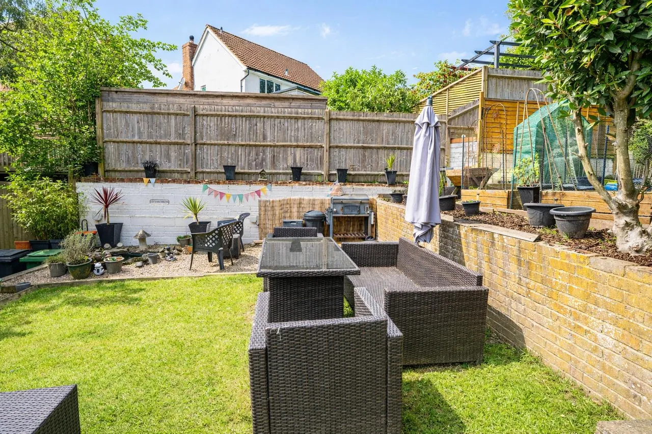 Chalvington Drive, St. Leonards-On-Sea, photo 22