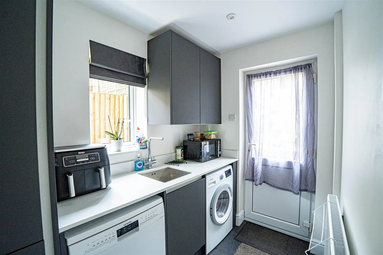 Chalvington Drive, St. Leonards-On-Sea, photo 18