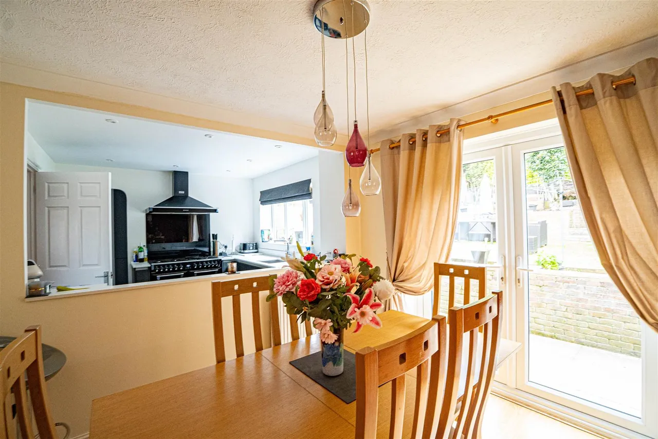 Chalvington Drive, St. Leonards-On-Sea, photo 24
