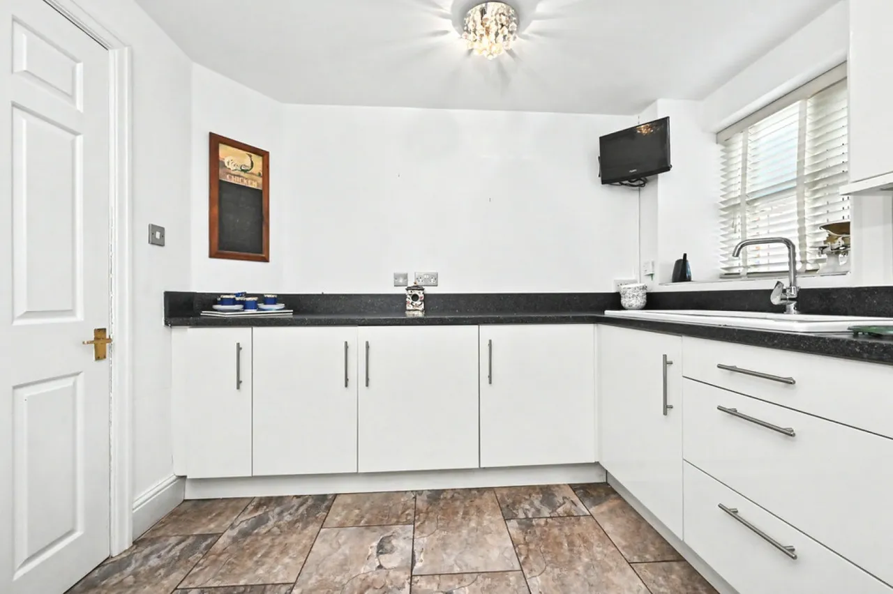 The Bridle Path, Newcastle, ST5, photo 7