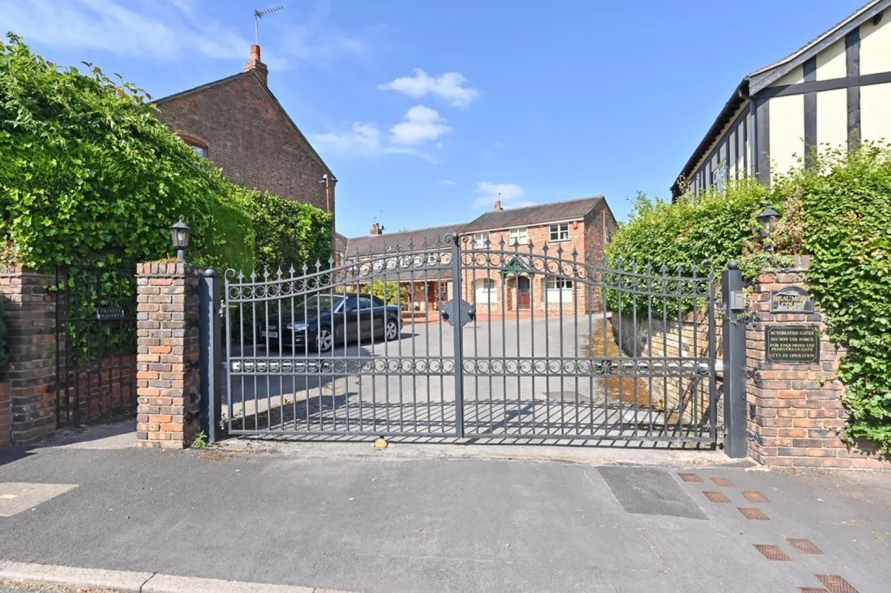 The Bridle Path, Newcastle, ST5, photo 25