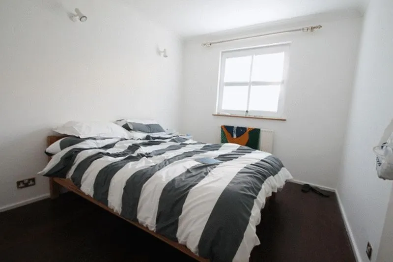Queen of Denmark Court Surrey Quays, SE16, photo 2
