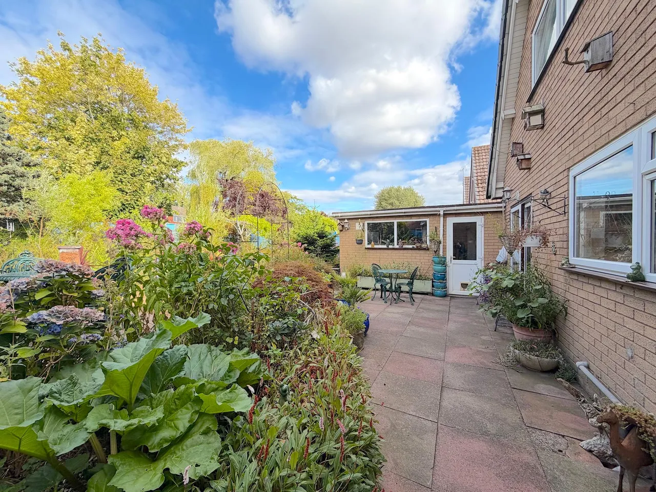 Dorchester Road, Shoal Hill, WS11, photo 25