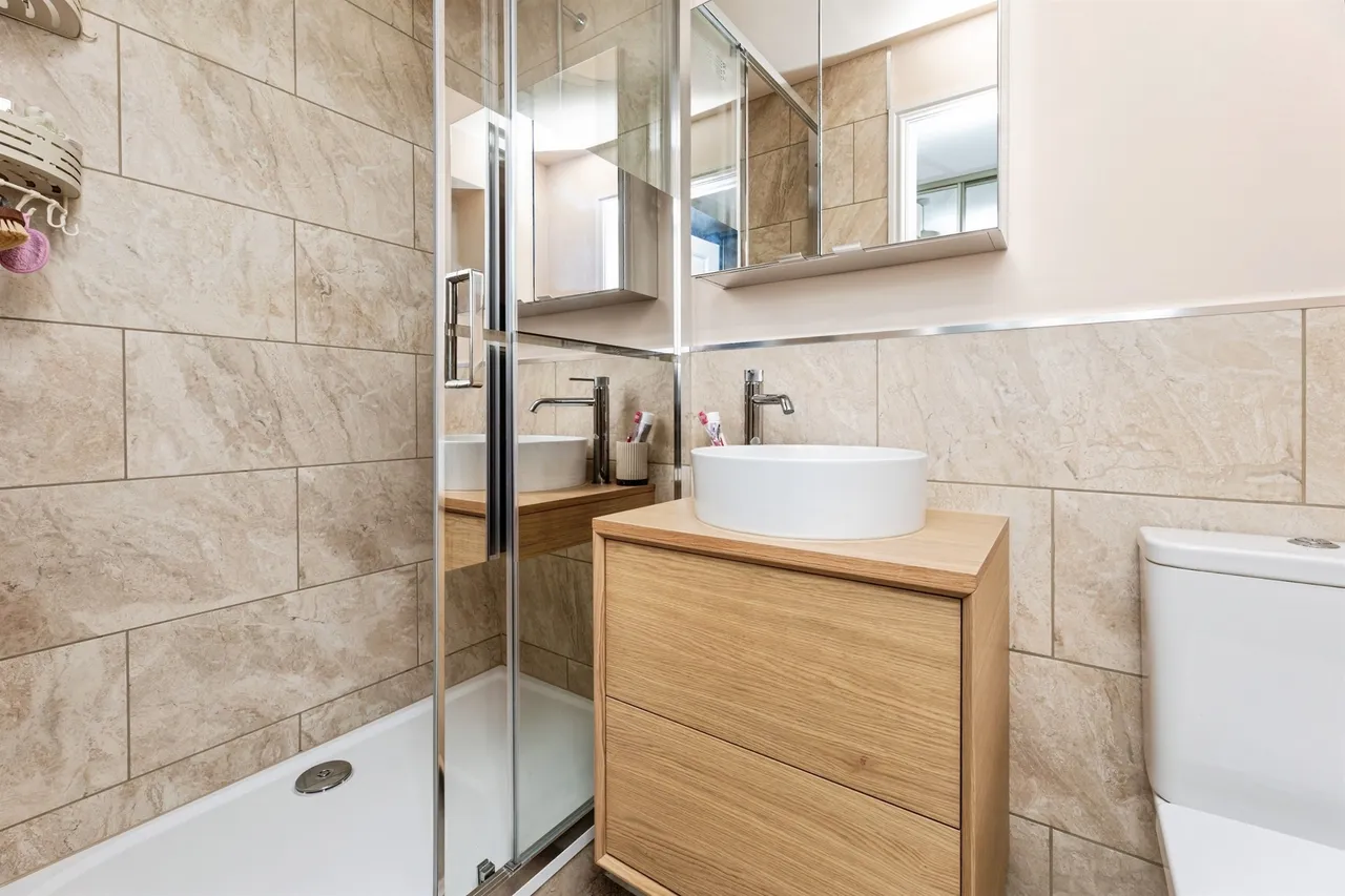 Daisy Hill, Morley, LS27, photo 11