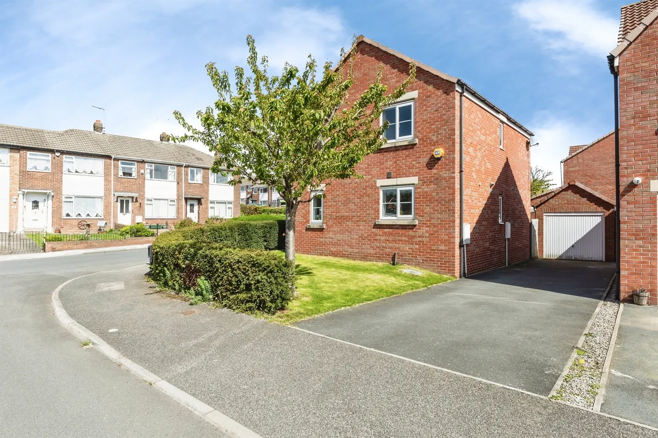 Daisy Hill, Morley, LS27, photo 17