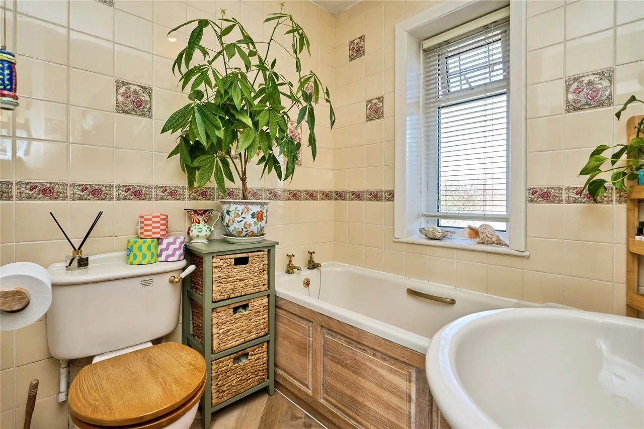 Place Road, Cowes, PO31, photo 22