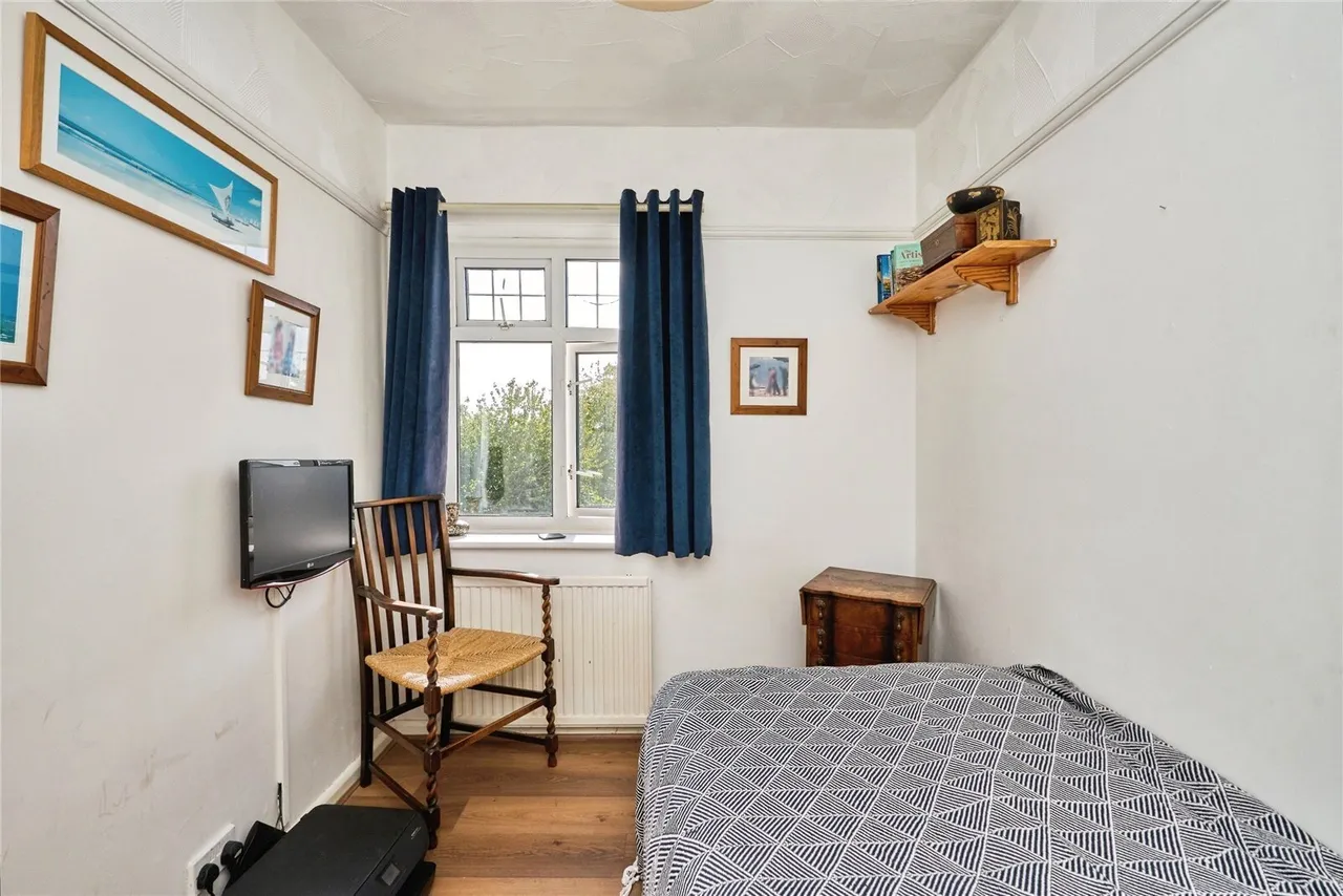 Place Road, Cowes, PO31, photo 12