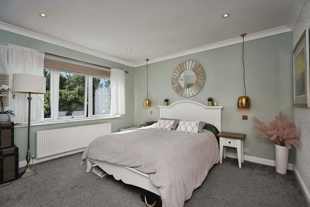 Latham Lane, Cleckheaton, BD19, photo 15