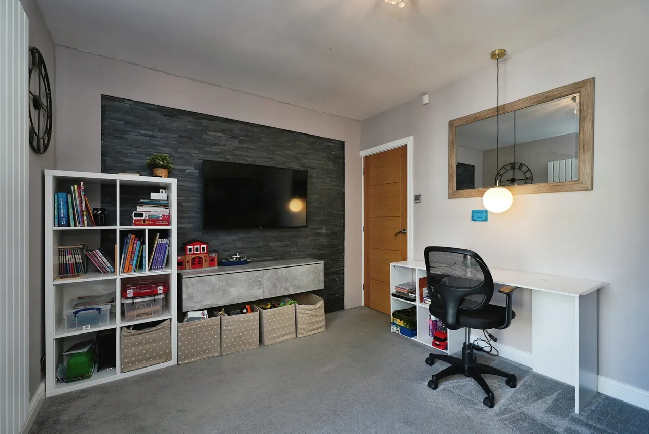 Latham Lane, Cleckheaton, BD19, photo 25