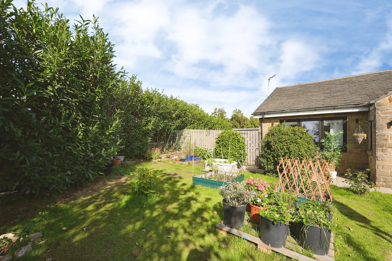 Latham Lane, Cleckheaton, BD19, photo 40