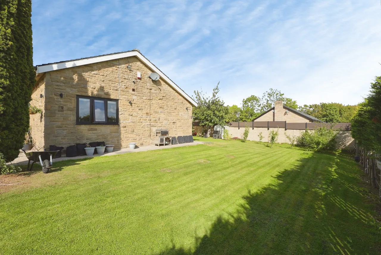 Latham Lane, Cleckheaton, BD19, photo 48