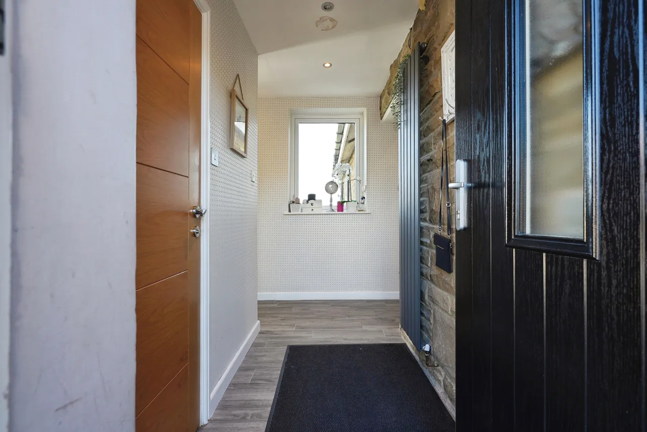 Latham Lane, Cleckheaton, BD19, photo 3